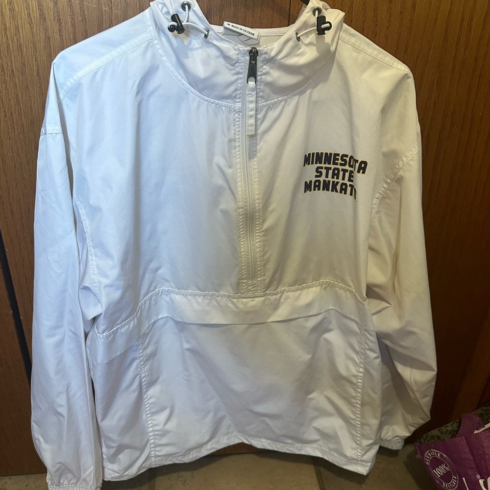 Minnesota state Mankato wind breaker
